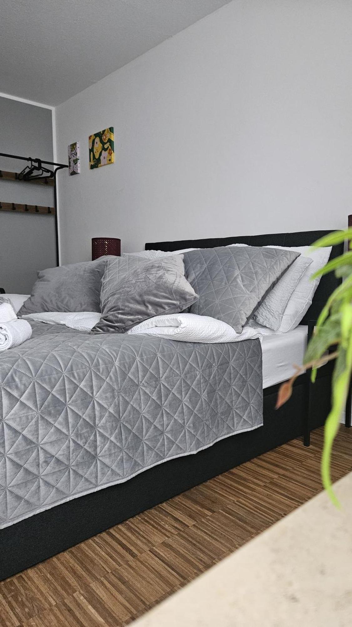 80 M2 Moderne Und Zentrale Wohnung In Hannover Mit Eigenem Parkplatz מראה חיצוני תמונה